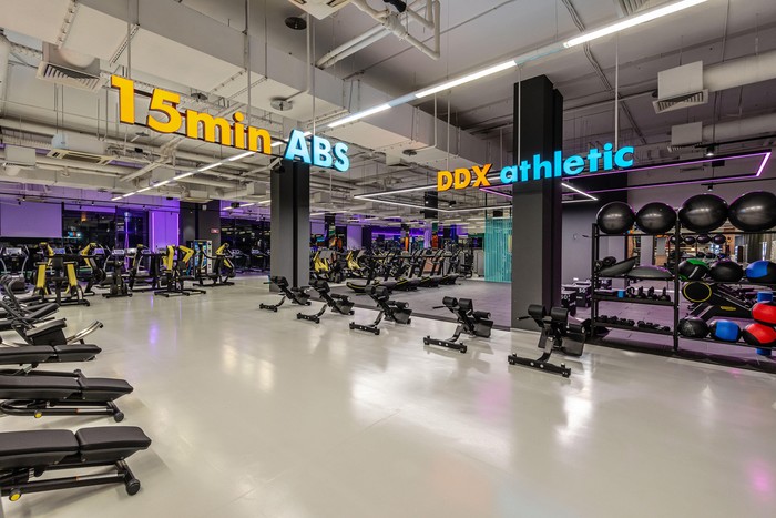 Фото компании Фитнес-клуб DDX Fitness в Шараповском проезде Сеть
