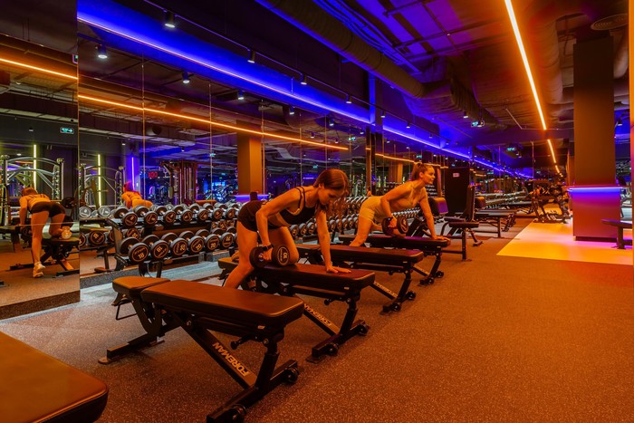 Фото компании Фитнес-клуб DDX Fitness в ТЦ Голливуд Сеть