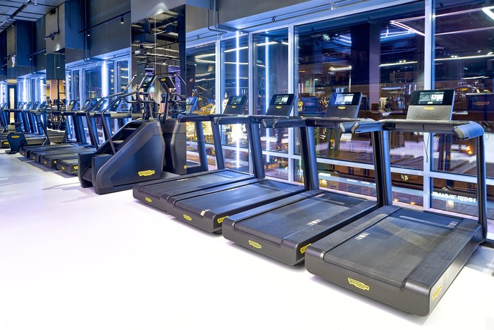 Фото компании Фитнес-клуб DDX Fitness на улице Пушкина Сеть
